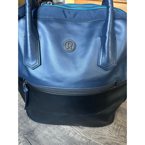 lululemon be happy bag Lululemon Happy Hatha Hour Bag Inkwell / Black